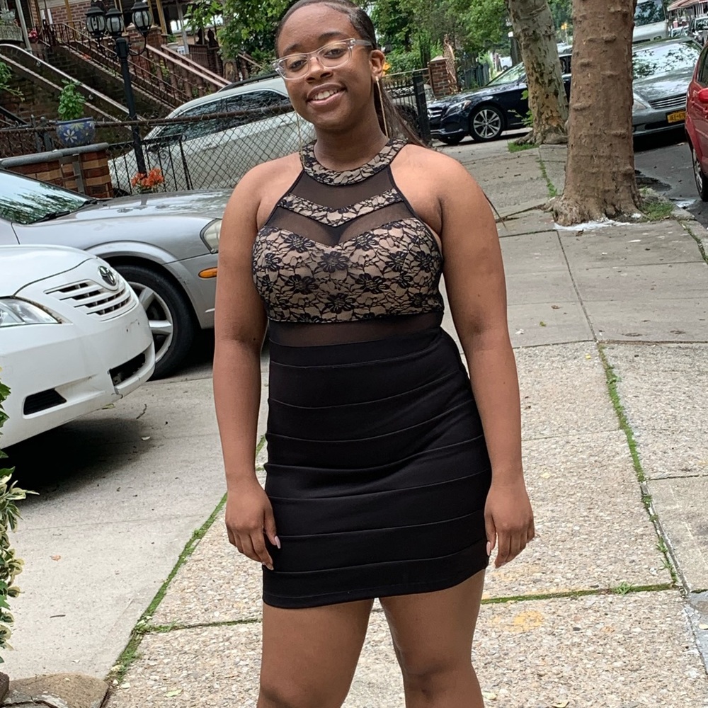 **Clearance**
Emerald Sundae Lace Top Bandage Dress - Medium